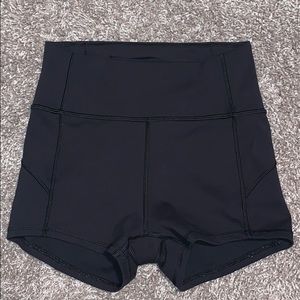 in movement 2.5” Lululemon shorts